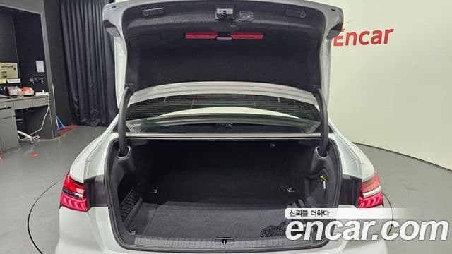 Audi A6 2022 — Photo 3/33