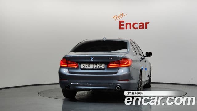 BMW 5 Series 2018 — Şəkil 4/20