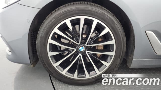 BMW 5 Series 2018 — Şəkil 5/20