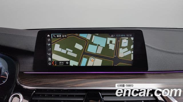 BMW 5 Series 2018 — Şəkil 12/20