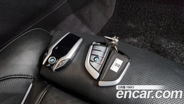 BMW 5 Series 2018 — Şəkil 15/20