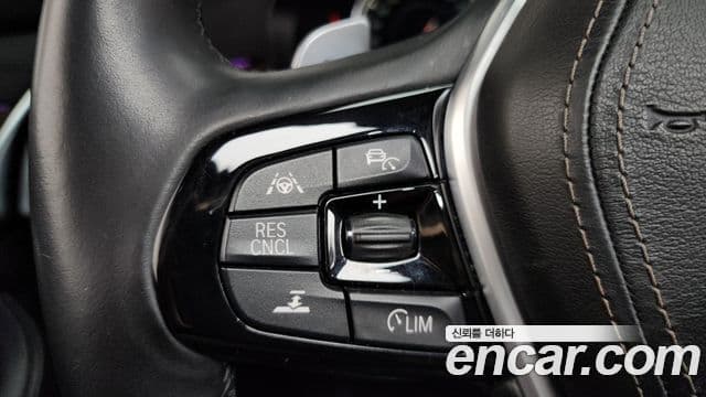 BMW 5 Series 2018 — Şəkil 17/20