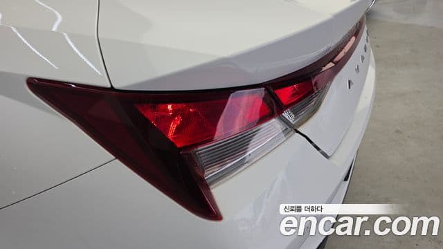Hyundai The New Avante Hybrid 2022 — Şəkil 13/30