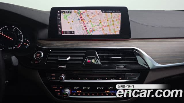 BMW 5 Series 2019 — Фото 13/20