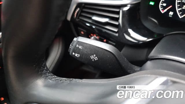 BMW 5 Series 2019 — фото 20 из 20