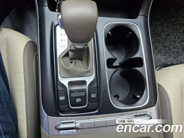 Kia Carnival 2021 — Фото 8/20
