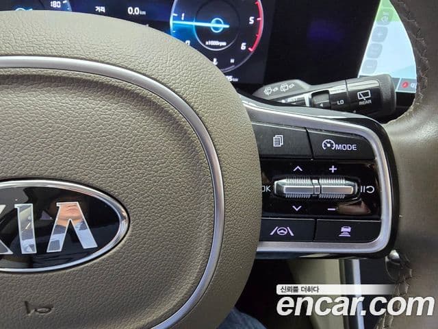 Kia Carnival 2021 — Фото 13/20