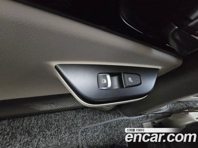 Kia Carnival 2021 — Фото 17/20
