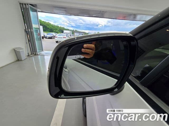 Kia Carnival 2021 — Фото 18/20