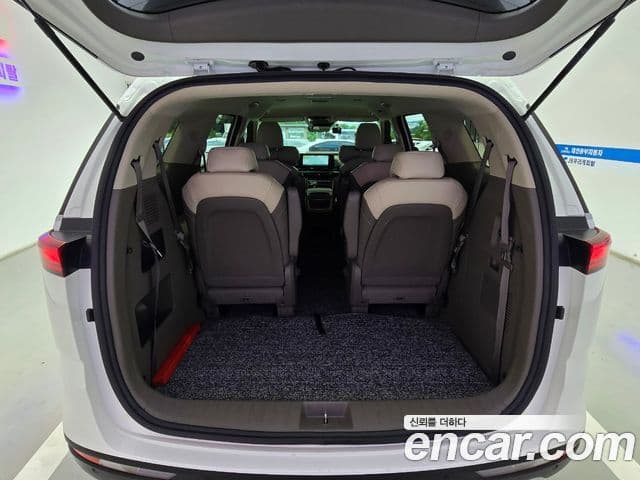 Kia Carnival 2021 — Фото 19/20