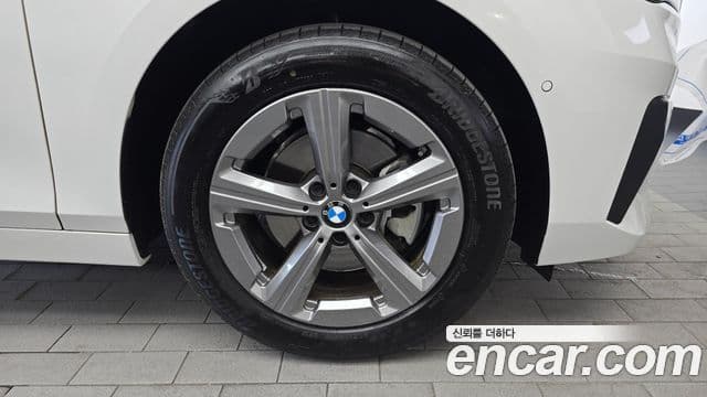 BMW 2 Series Active Tourer 2024 — Photo 9/32