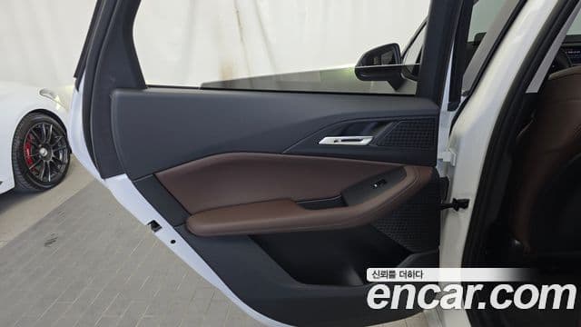 BMW 2 Series Active Tourer 2024 — Photo 6/32