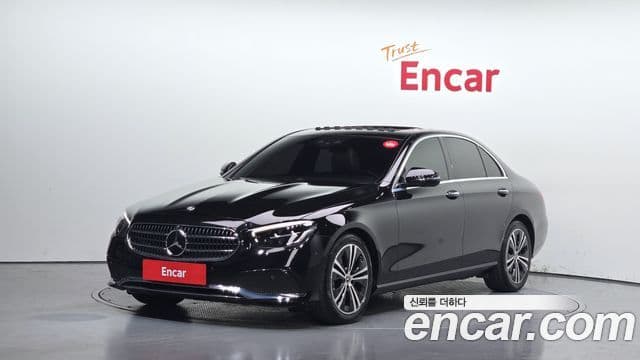 Mercedes-Benz E-Class 2022 — Фото 1/20