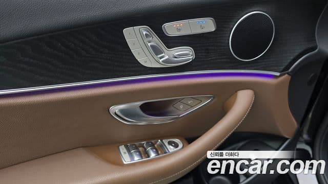 Mercedes-Benz E-Class 2022 — Фото 13/20