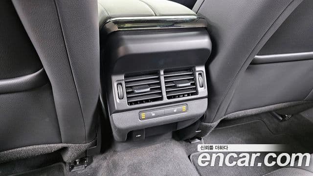Land Rover Range Rover Evoque 2023 — Şəkil 19/20