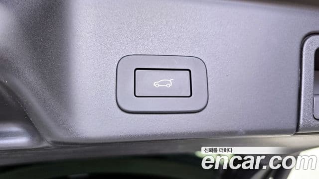 Land Rover Range Rover Evoque 2023 — ფოტო 12/34