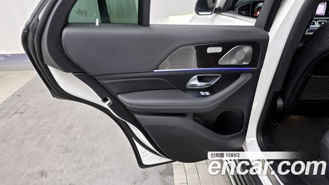 Mercedes-Benz GLE-Class 2021 — Photo 31/34