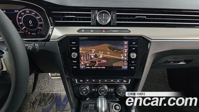 Volkswagen Arteon 2019 — Şəkil 12/20