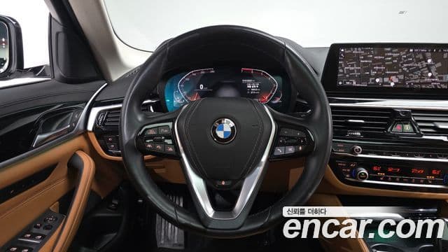 BMW 5 Series 2019 — ფოტო 12/20