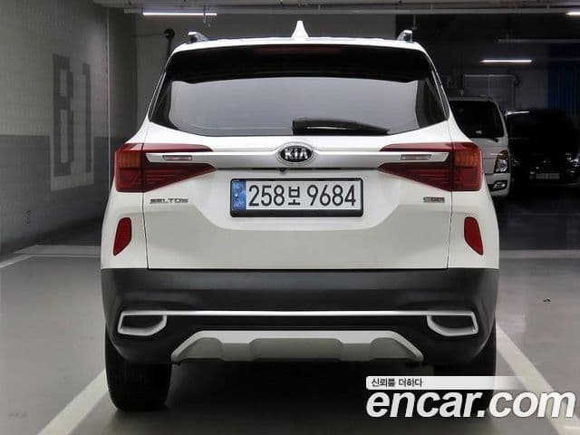 Kia Seltos 2021 — ფოტო 3/20