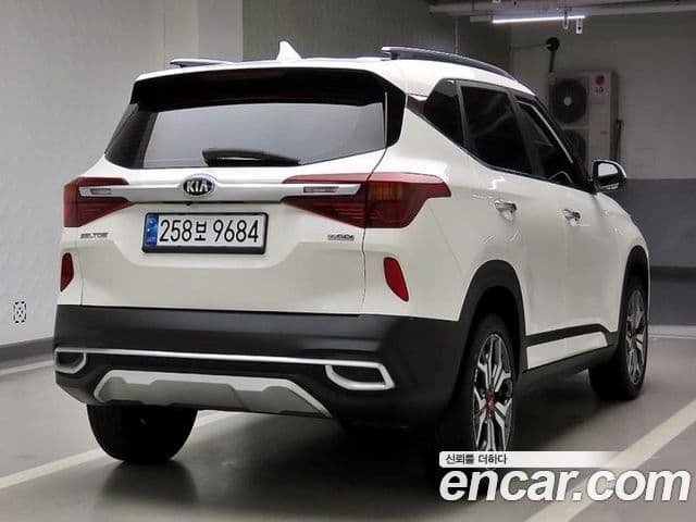 Kia Seltos 2021 — ფოტო 4/20