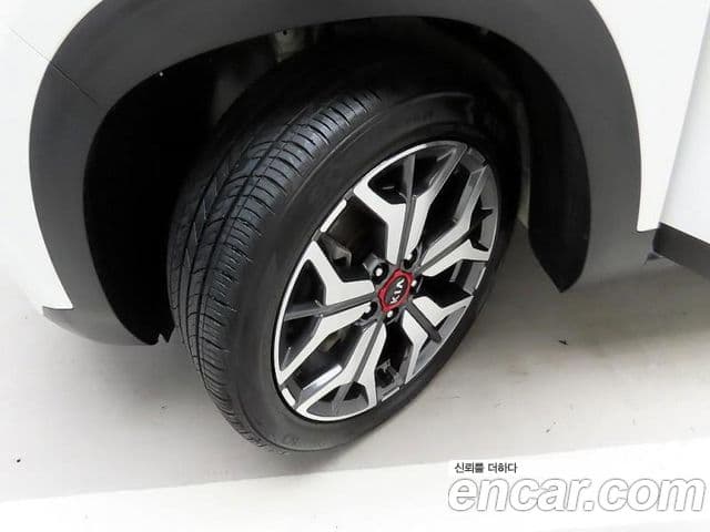 Kia Seltos 2021 — ფოტო 19/20