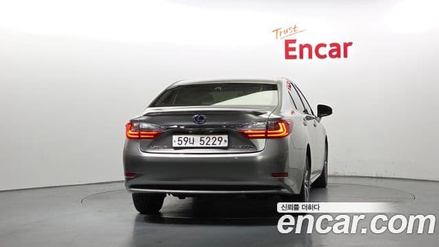 Lexus ES300h 2018 — Şəkil 4/20