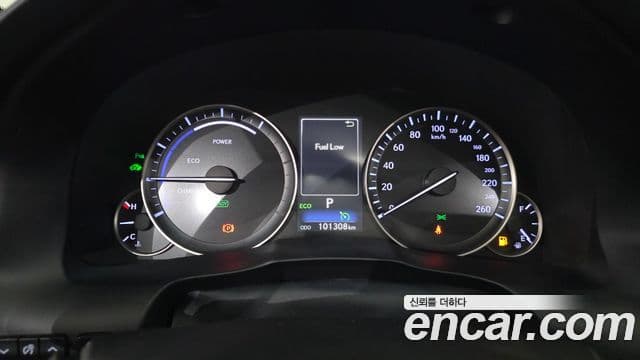 Lexus ES300h 2018 — Şəkil 8/20