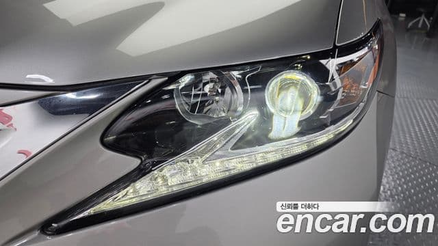 Lexus ES300h 2018 — Photo 32/33
