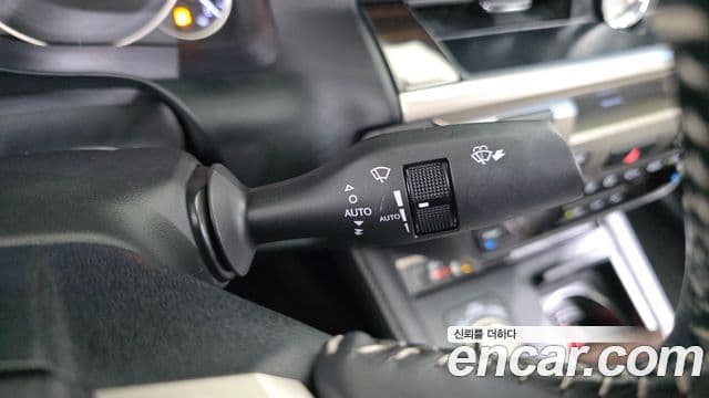 Lexus ES300h 2018 — Photo 10/33