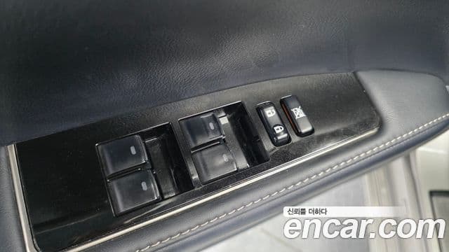 Lexus ES300h 2018 — Photo 26/33