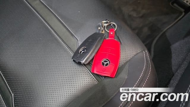 Mercedes-Benz AMG GT 2021 — ფოტო 17/20