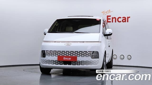 Hyundai Staria 2021 — ფოტო 3/20