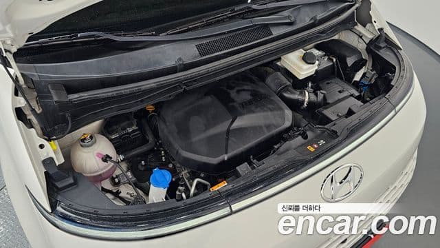 Hyundai Staria 2021 — ფოტო 6/20