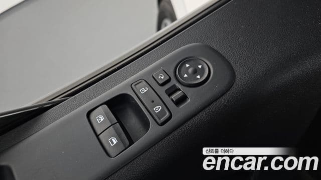 Hyundai Staria 2021 — ფოტო 18/20