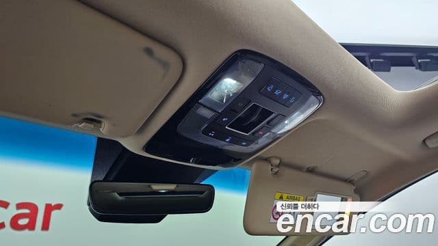 Hyundai Staria 2021 — ფოტო 19/20