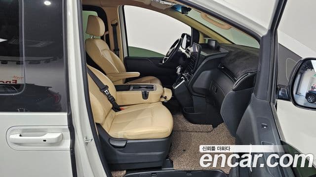 Hyundai Staria 2021 — Photo 30/38