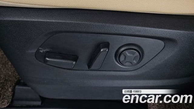 Hyundai Staria 2021 — Photo 14/38