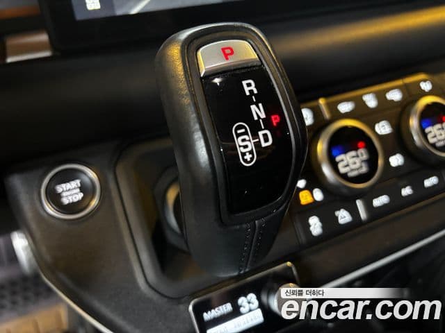 Land Rover Defender 2021 — ფოტო 8/19