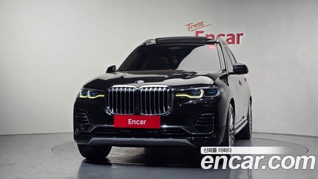 BMW X7 2021 — Photo 8/14