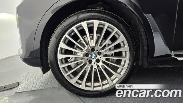 BMW X7 2021 — Photo 11/14