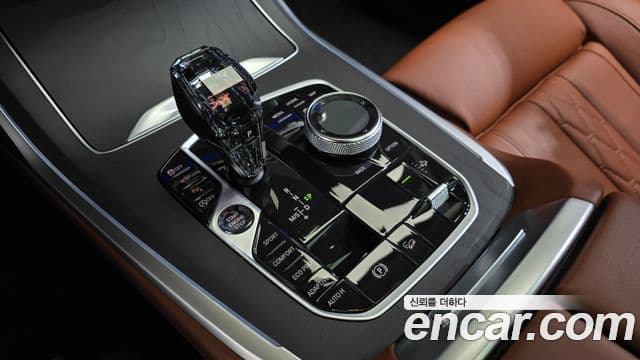 BMW X7 2021 — Photo 6/14