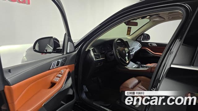BMW X7 2021 — Photo 3/14