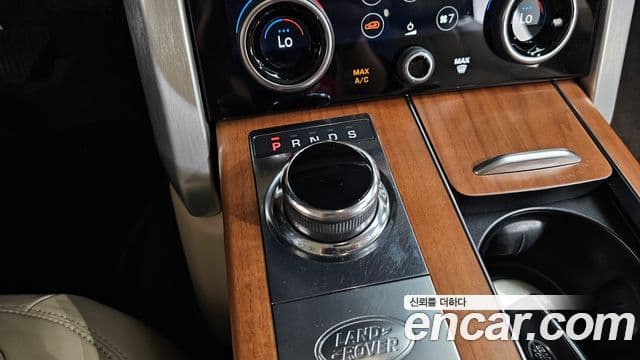 Land Rover Range Rover 2019 — ფოტო 9/20
