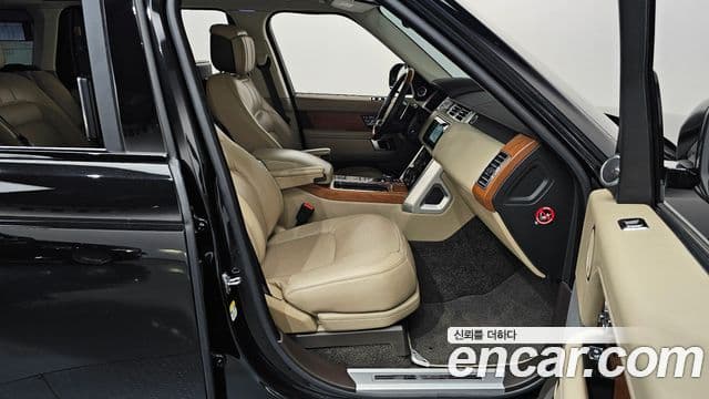 Land Rover Range Rover 2019 — Photo 26/46