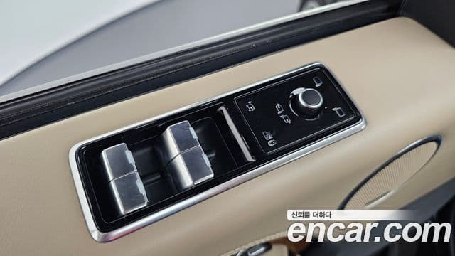 Land Rover Range Rover 2019 — Photo 29/46