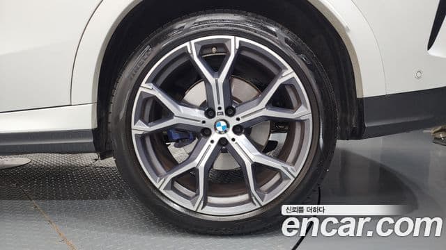 BMW X6 2024 — Photo 25/41