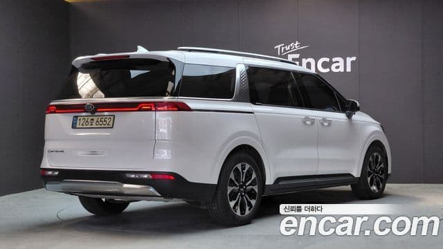 Kia Carnival 2021 — Фото 2/20