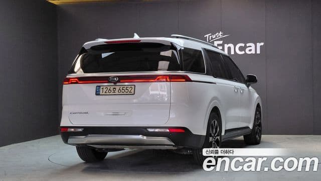 Kia Carnival 2021 — Фото 4/20
