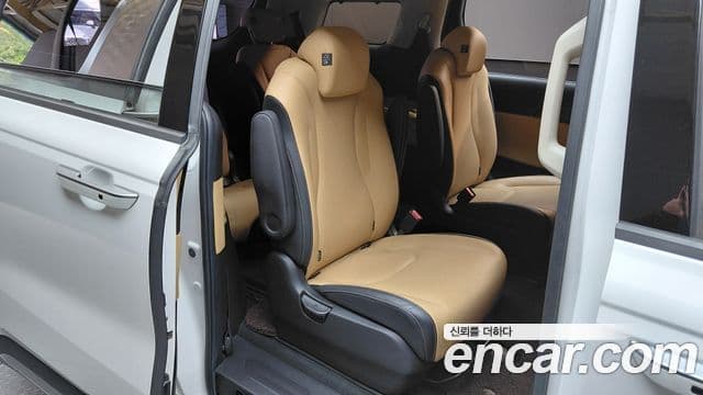 Kia Carnival 2021 — Фото 11/20